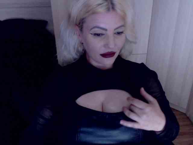 Mistress-Demi webcam