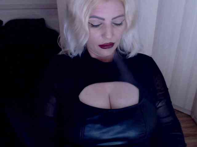 Mistress-Demi webcam