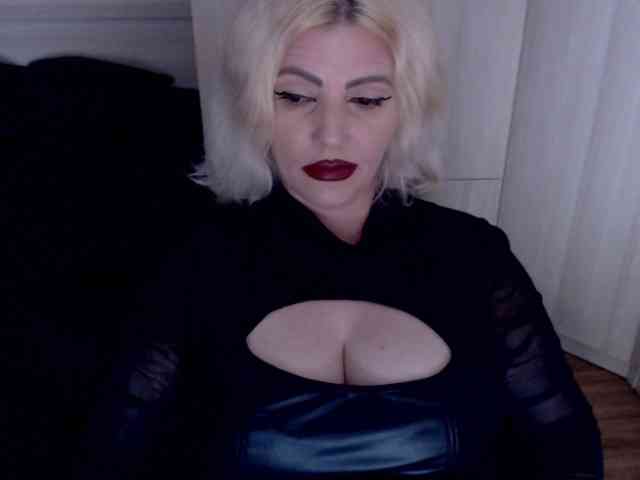 Mistress-Demi webcam