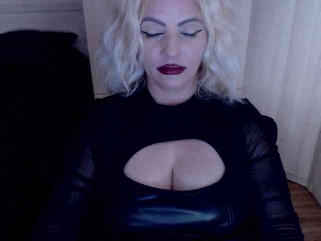 Mistress-Demi webcam