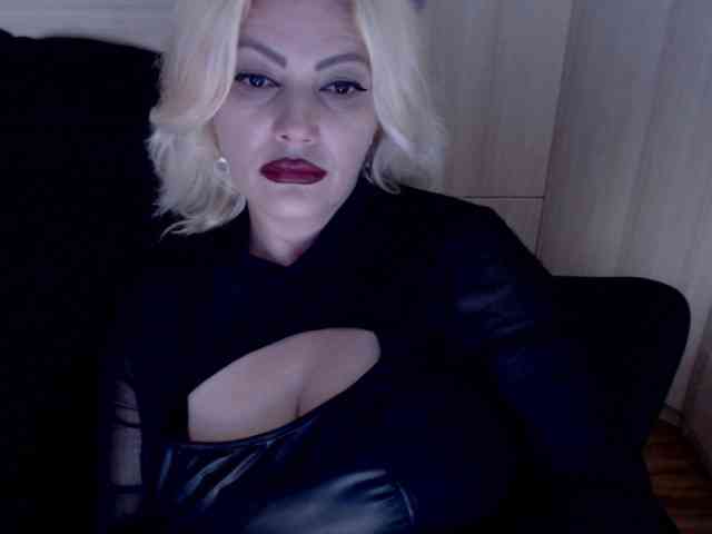 Mistress-Demi webcam
