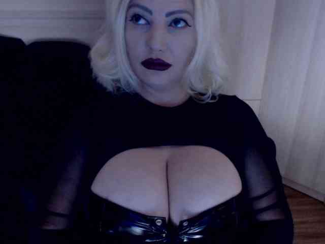 Mistress-Demi webcam