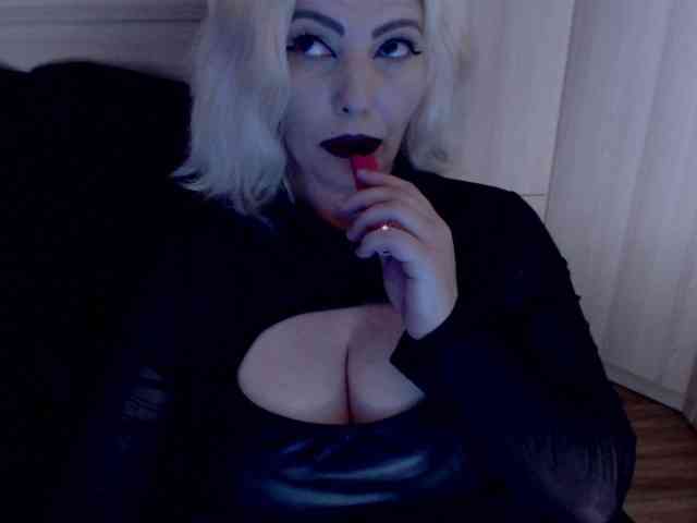 Mistress-Demi webcam