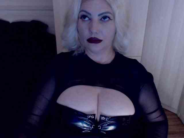 Mistress-Demi webcam