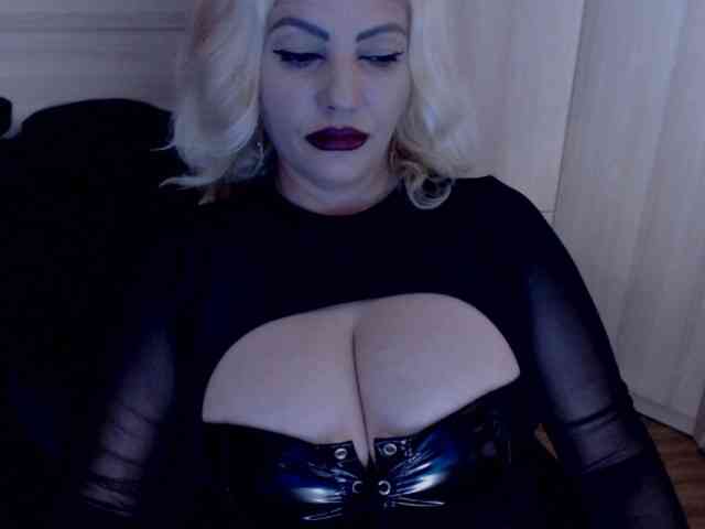 Mistress-Demi webcam