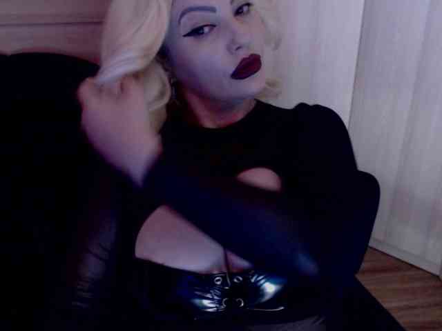 Mistress-Demi webcam