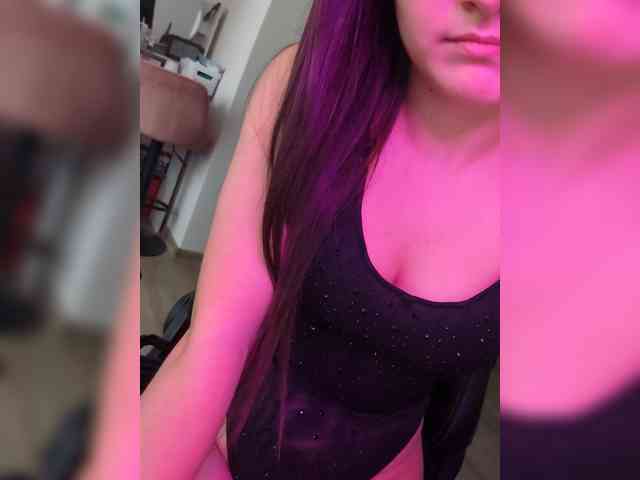 MissMiaX webcam