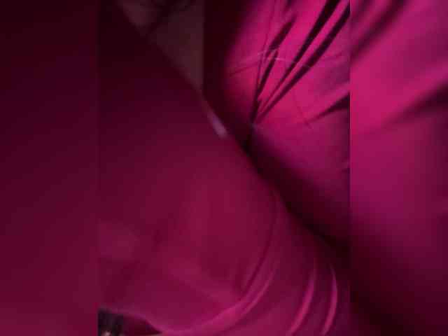 MissMiaX webcam