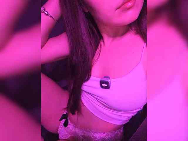 MissMiaX webcam