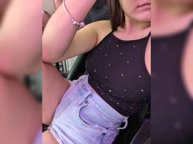 MissMiaX webcam
