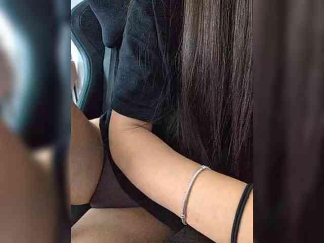 MissMiaX webcam