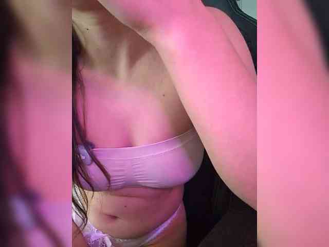 MissMiaX webcam