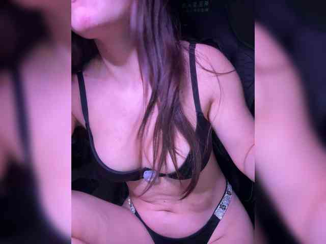 MissMiaX webcam