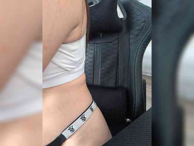 MissMiaX webcam