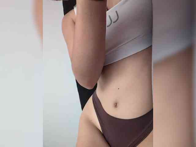 MissMiaX webcam