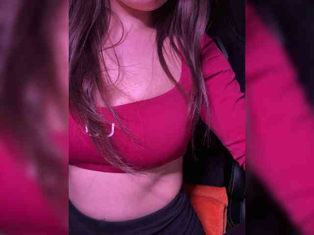 MissMiaX webcam