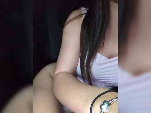 MissMiaX webcam