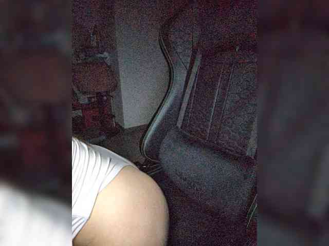 MissMiaX webcam