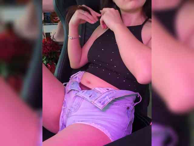 MissMiaX webcam