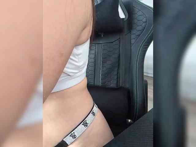 MissMiaX webcam