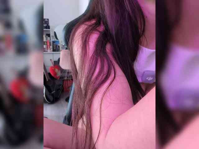 MissMiaX webcam