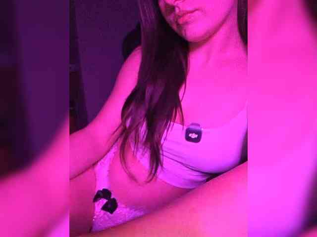 MissMiaX webcam