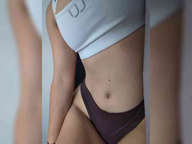 MissMiaX webcam