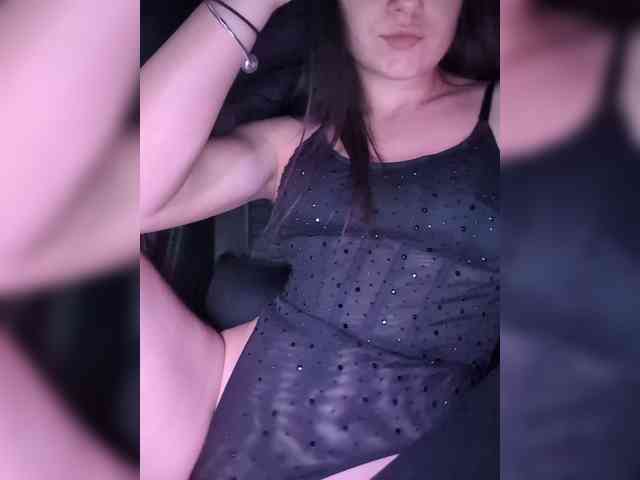 MissMiaX webcam