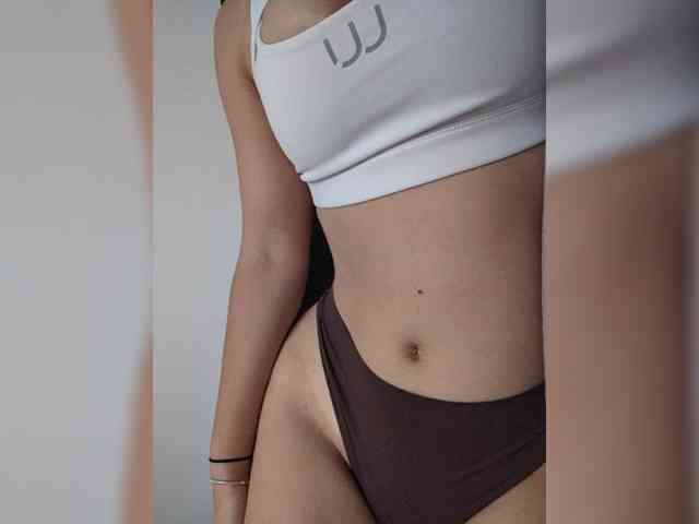 MissMiaX webcam