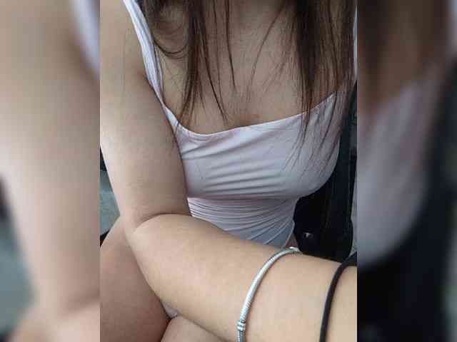 MissMiaX webcam