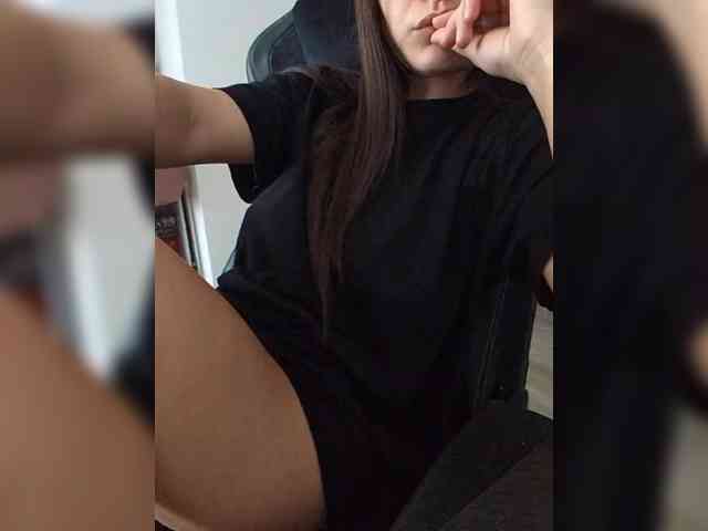 MissMiaX webcam