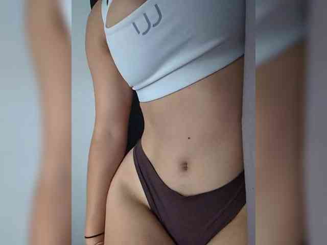 MissMiaX webcam