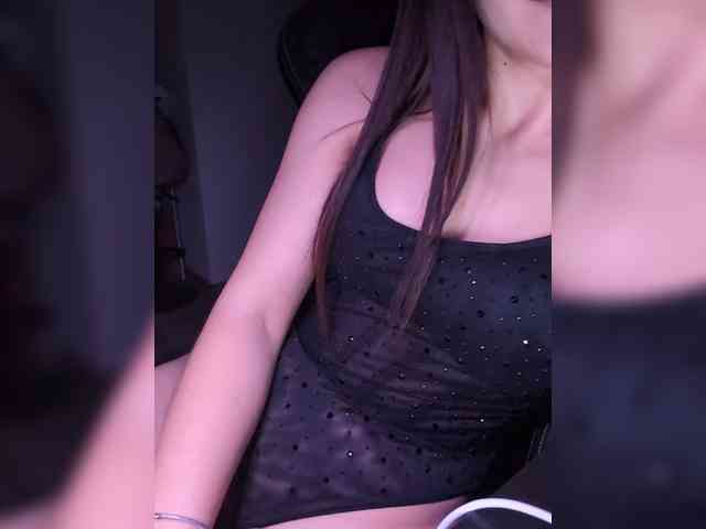 MissMiaX webcam