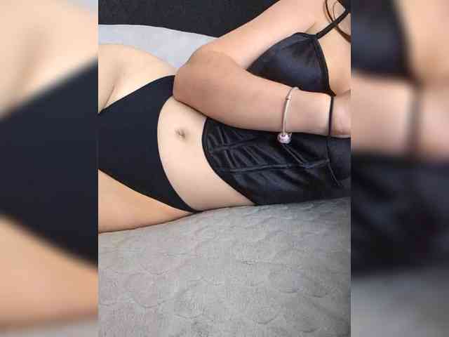 MissMiaX webcam