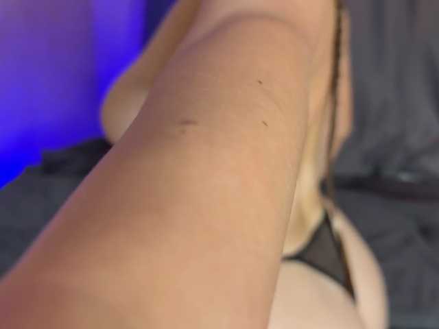 little-nymphomaniac live cam on BongaCams