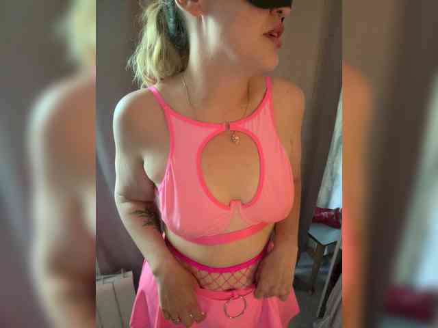 AlyaKissMy webcam
