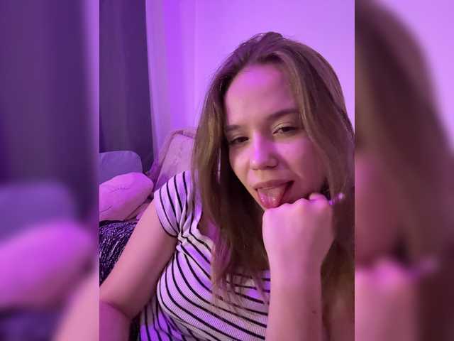 mariaaa-1 live cam on BongaCams