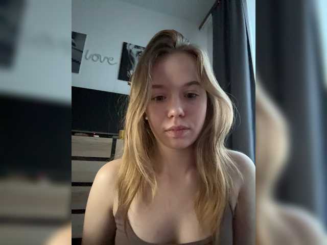 mariaaa-1 live cam on BongaCams