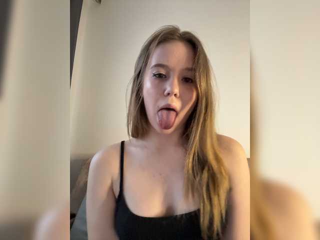 mariaaa-1 live cam on BongaCams