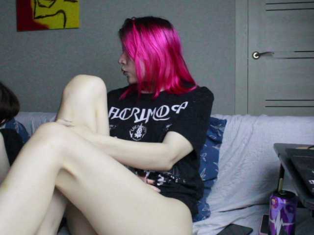 le modèle Kamala_Adele est en webcam porno dans un show sur le site bongacams, il possède les tags suivants: White/Caucasian,Blonde,Trimmed