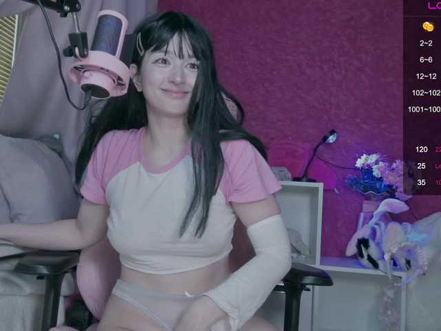 BerryBae Nude Live Sex Shows