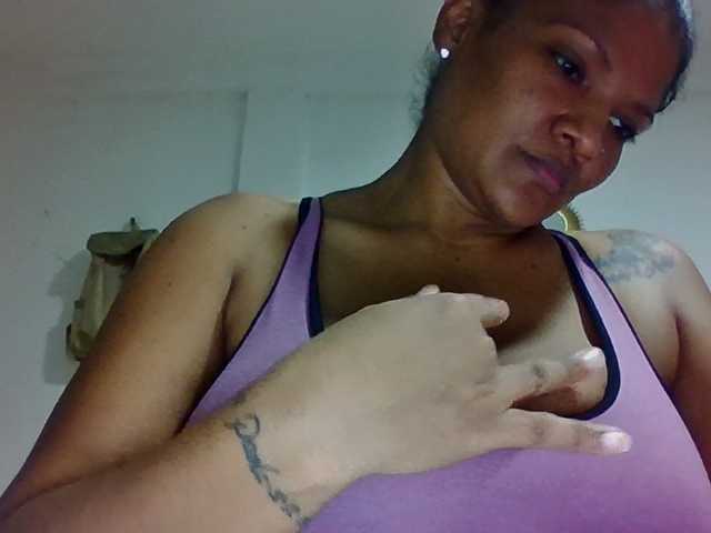 Mayito-love-, en vivo ahora en BongaCams