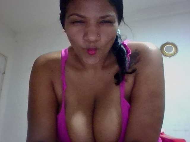 Mayito-love-, live now on BongaCams