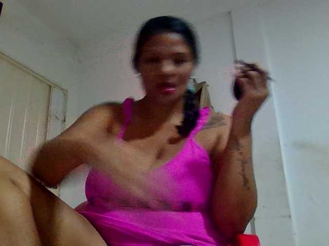 Mayito-love-, en directo ahora en BongaCams