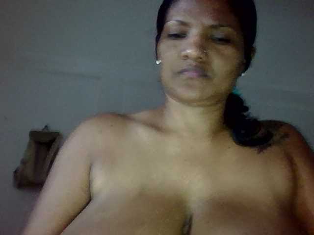 Mayito-love-, live now on BongaCams