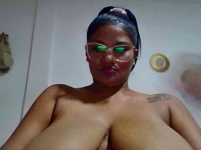 ALEJANDRA07 webcam