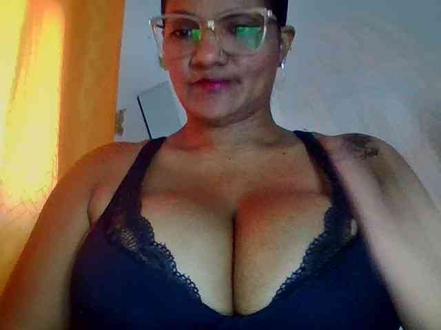 ALEJANDRA07 webcam