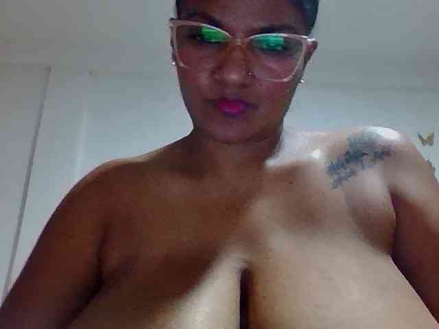 ALEJANDRA07 webcam