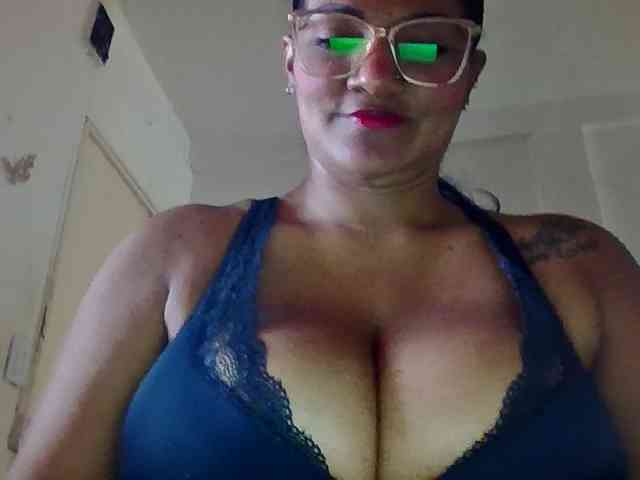 ALEJANDRA07 webcam