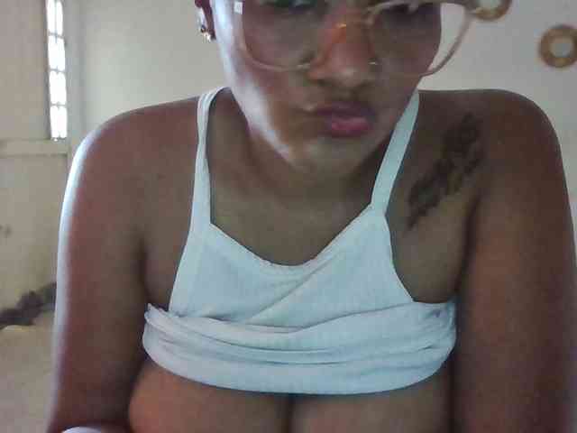 ALEJANDRA07 webcam
